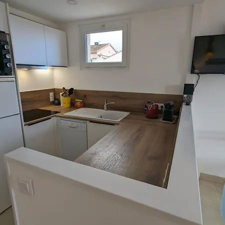 Balcon Des Iles D'or - T2 Seafront Historic Center Lägenhet *