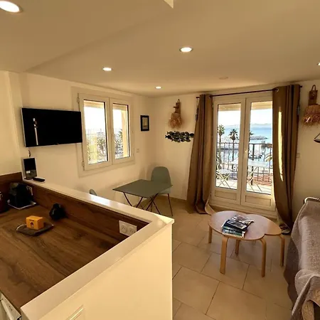 Lägenhet Balcon Des Iles D'or - T2 Seafront Historic Center *