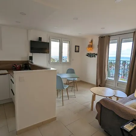 Balcon Des Iles D'or - T2 Seafront Historic Center