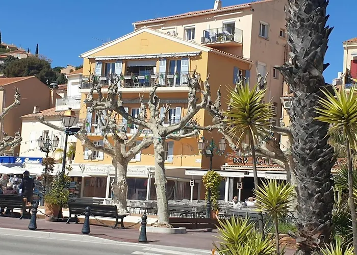 Balcon Des Iles D'or - T2 Seafront Historic Center *